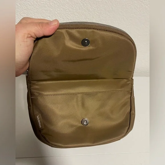 Lululemon All Night Festival Bag Micro NWT One Size - Picture 5 of 9